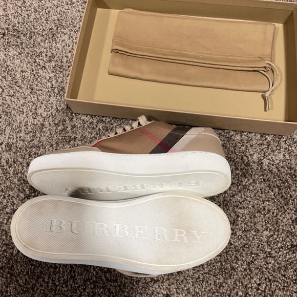 Burberry sneakers - Picture 3 of 3